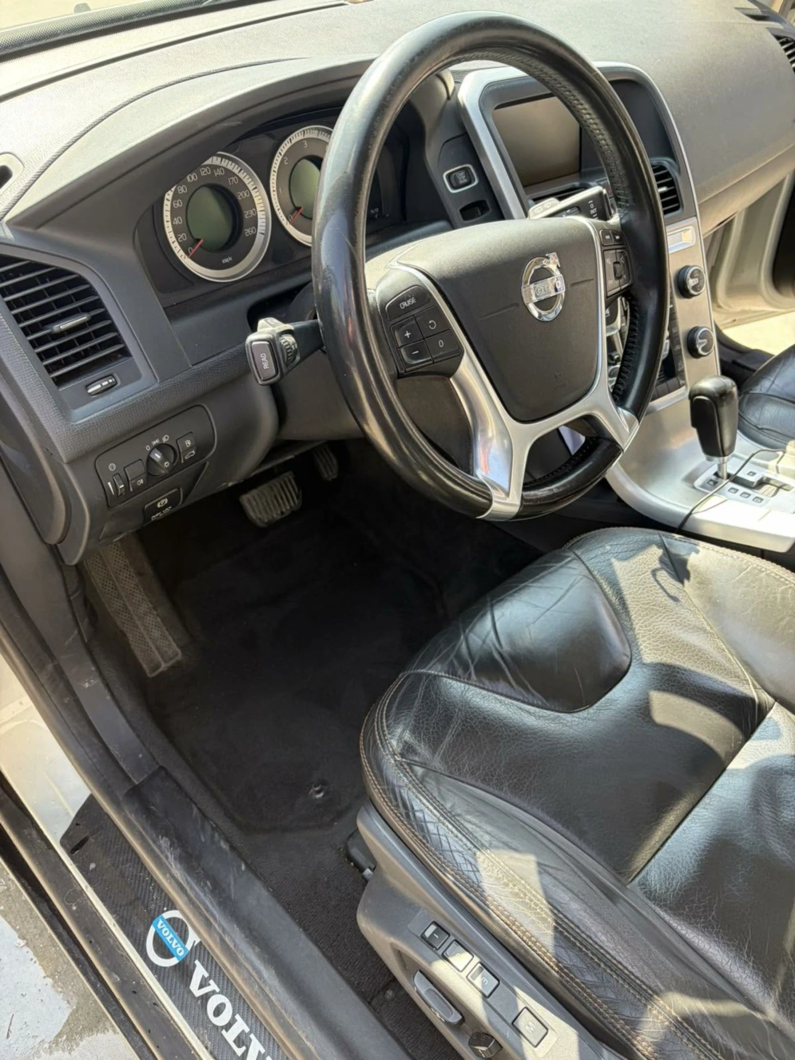 Volvo XC60 D5, снимка 8 - Автомобили и джипове - 53993591