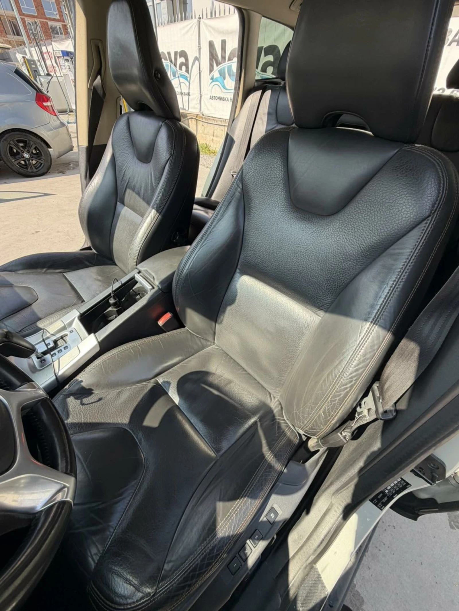 Volvo XC60 D5, снимка 7 - Автомобили и джипове - 53993591