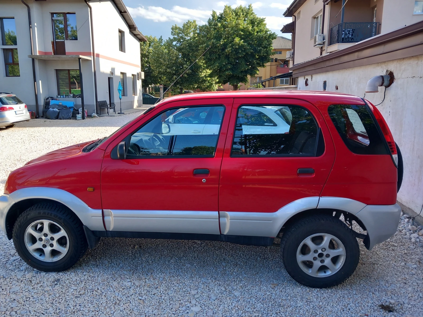 Daihatsu Terios 1.3i Автоматик AC, снимка 2 - Автомобили и джипове - 54917439