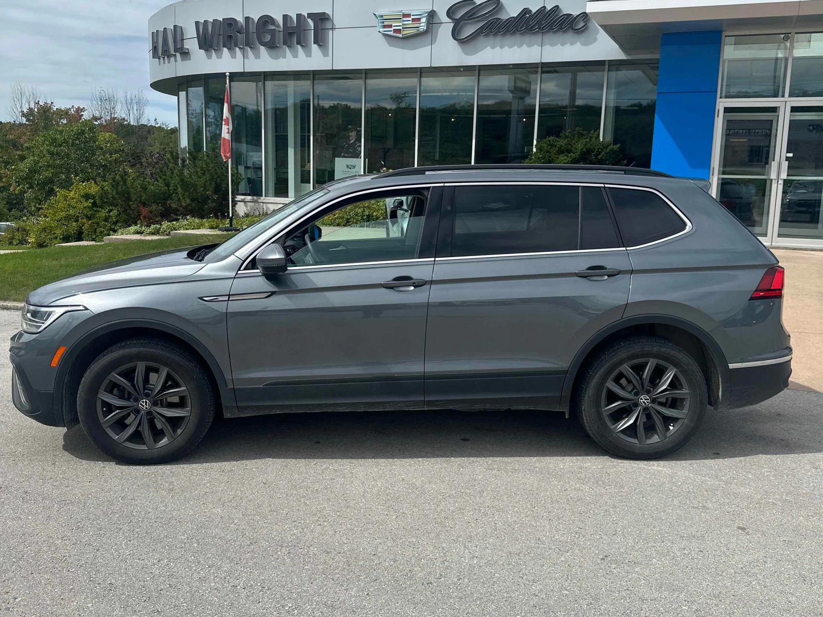 VW Tiguan * Comfortline * CARFAX * БЕЗ ПЪРВОНАЧАЛНА ВНОСКА, снимка 2 - Автомобили и джипове - 56029258
