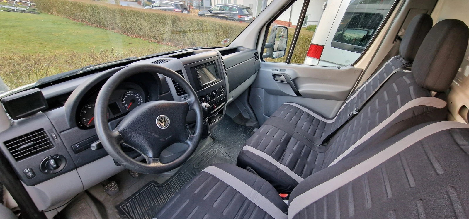 VW Crafter, снимка 2 - Бусове и автобуси - 56732909