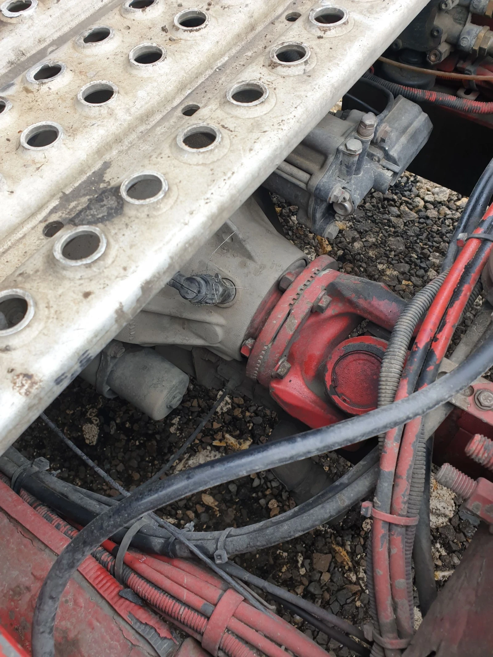 Volvo F12 420 - изображение 2