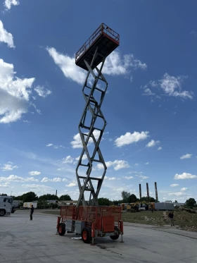 Автовишка Друга марка Ножична Skyjack SJ9250, снимка 7