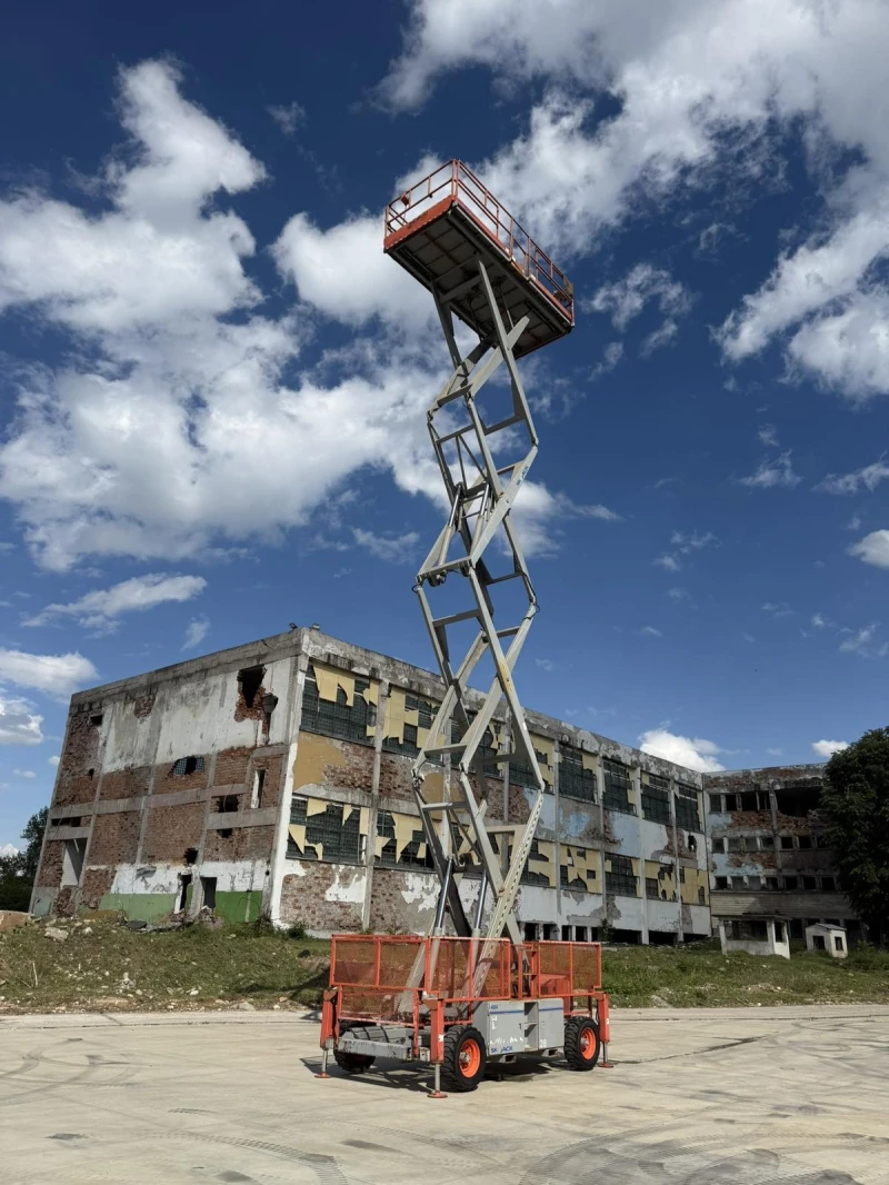 Автовишка Друга марка Ножична Skyjack SJ9250, снимка 4 - Индустриална техника - 51104711