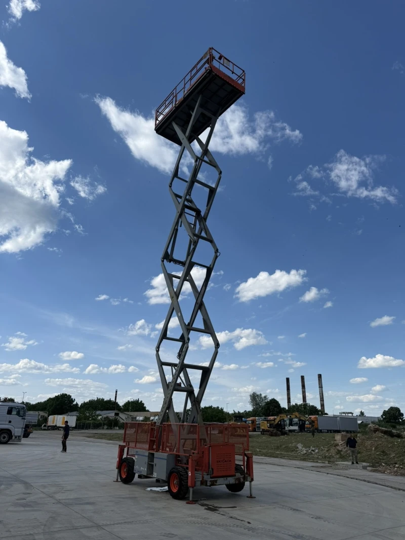 Автовишка Друга марка Ножична Skyjack SJ9250, снимка 7 - Индустриална техника - 51104711