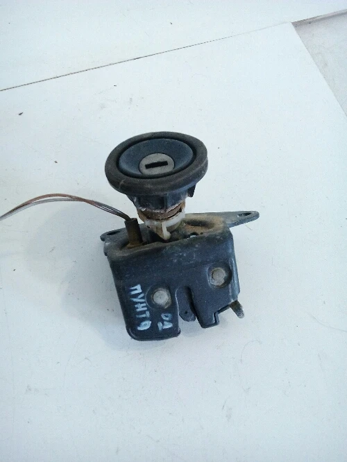 Ключалка заден капак Фиат Пунто