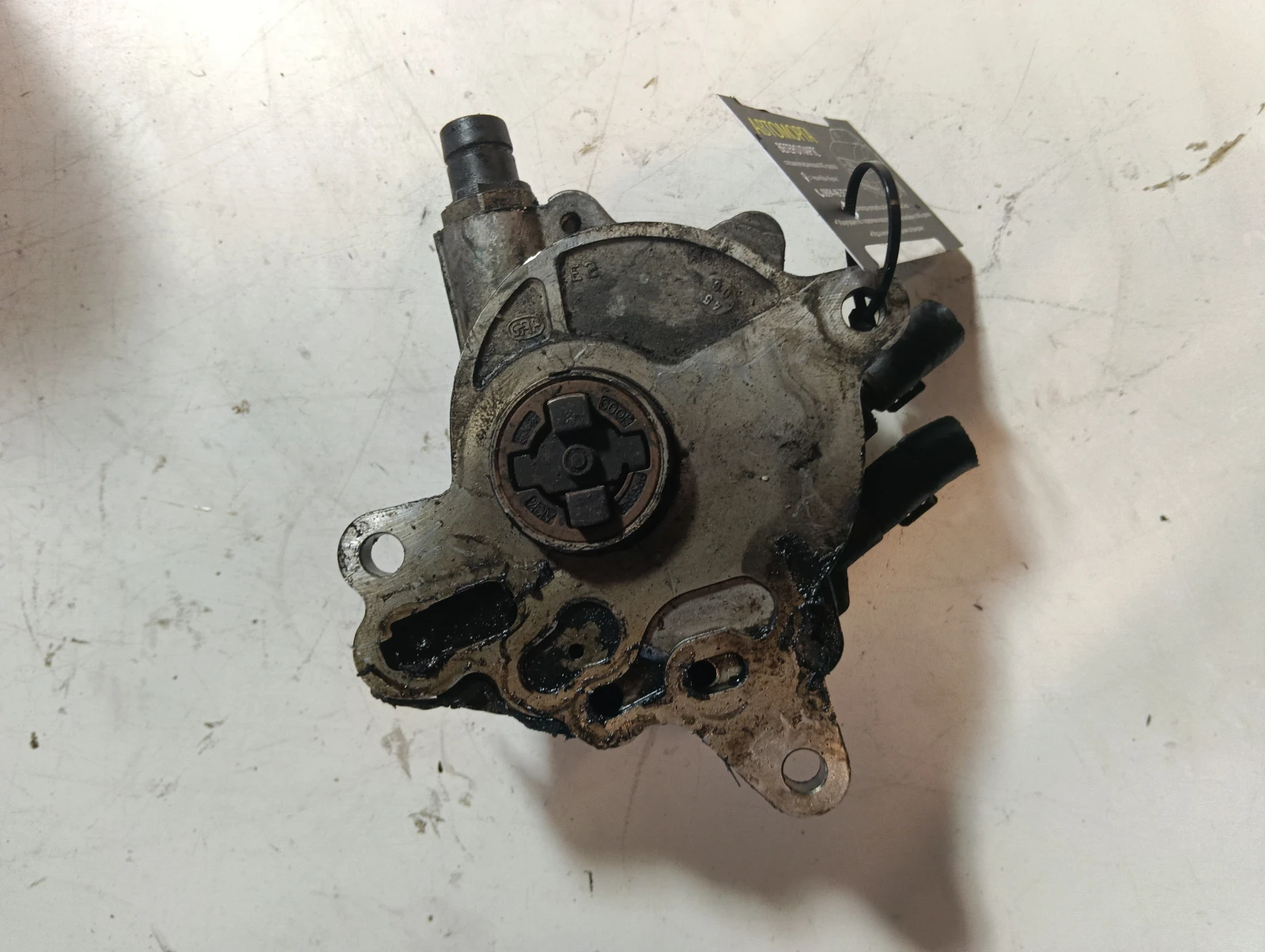 вакуум помпа 2.0tdi VW Passat