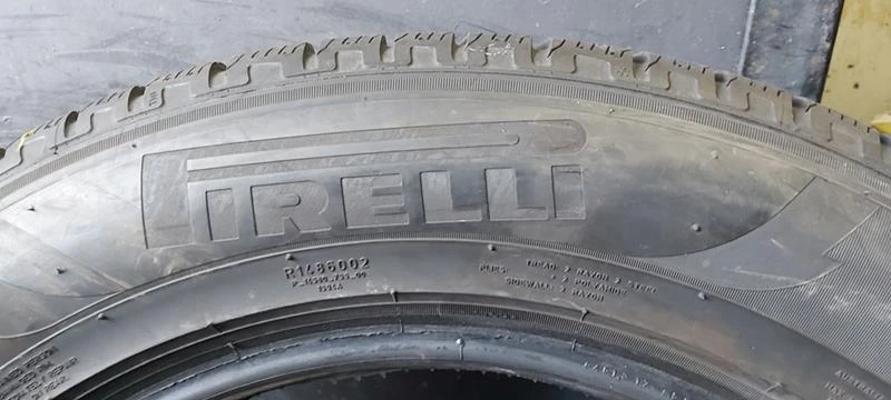 Гуми Зимни 235/60R18, снимка 6 - Гуми и джанти - 35124845