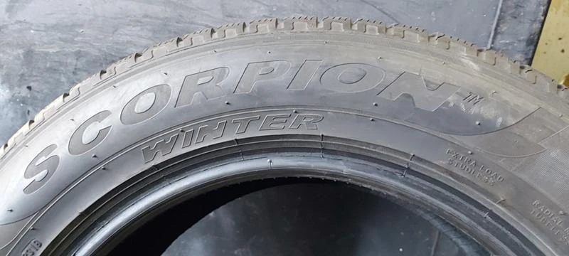 Гуми Зимни 235/60R18, снимка 8 - Гуми и джанти - 35124845