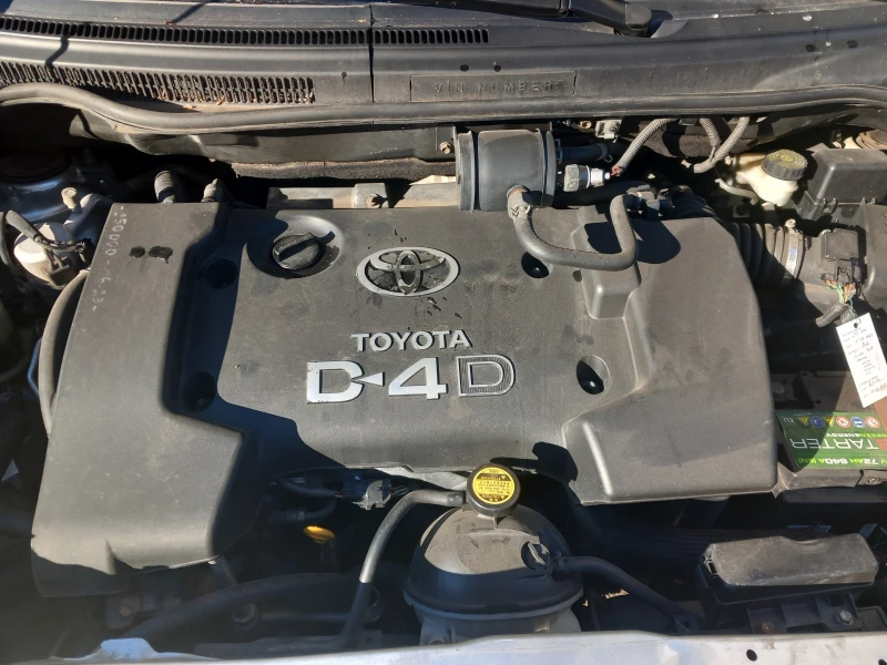 Toyota Verso 2.0 D4D, снимка 5 - Автомобили и джипове - 48587023