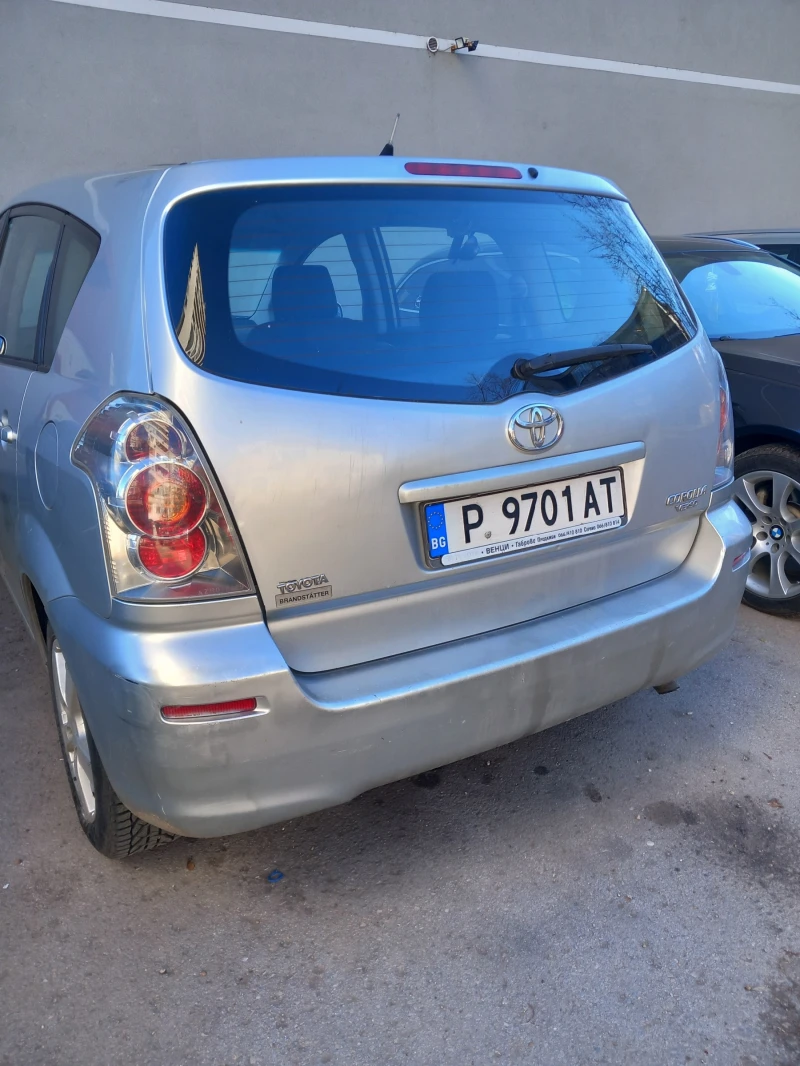 Toyota Verso 2.0 D4D, снимка 4 - Автомобили и джипове - 48587023