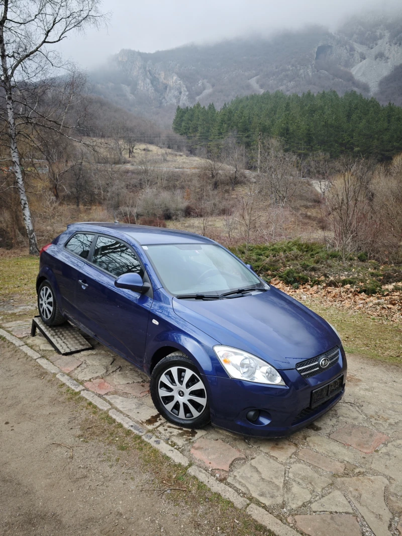 Kia Pro ceed 1.4I  , снимка 1 - Автомобили и джипове - 48953879