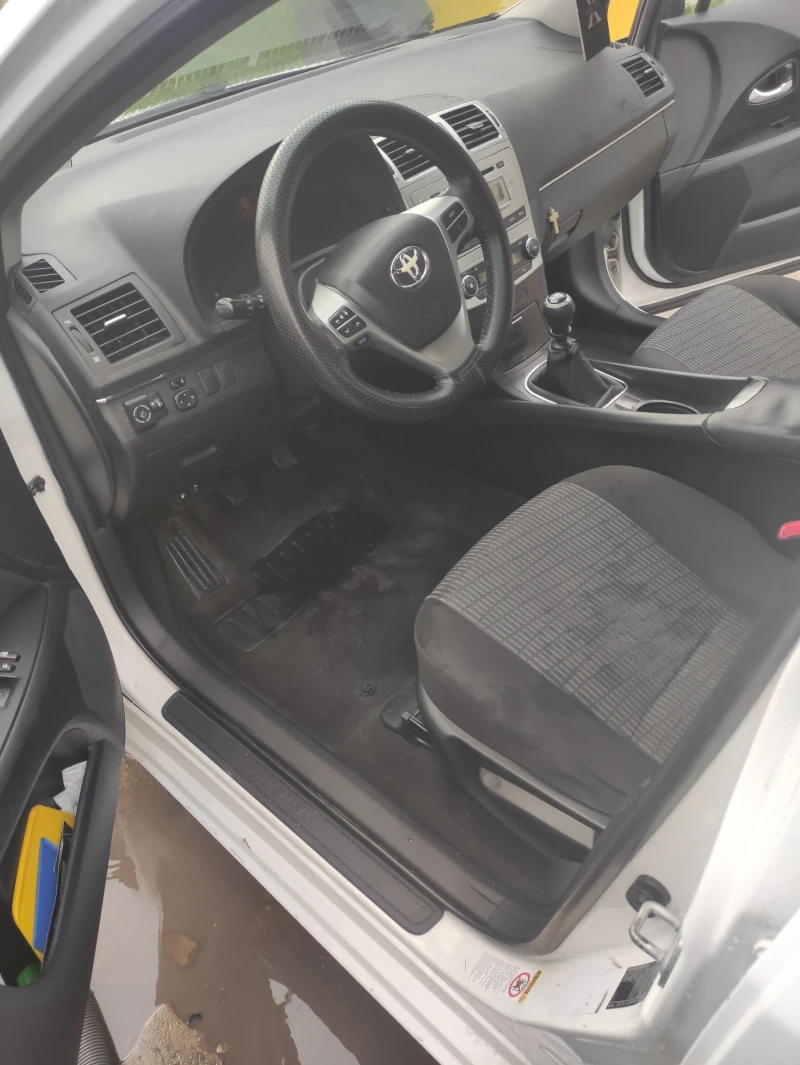 Toyota Avensis Фейслифт / Седан / Газ, снимка 5 - Автомобили и джипове - 52748032