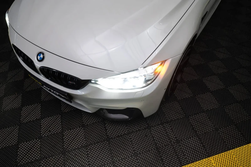 BMW M4 CABRIO CARBON РЯДКА КОЖА H&K ЛИЗИНГ 100%, снимка 3 - Автомобили и джипове - 53004620