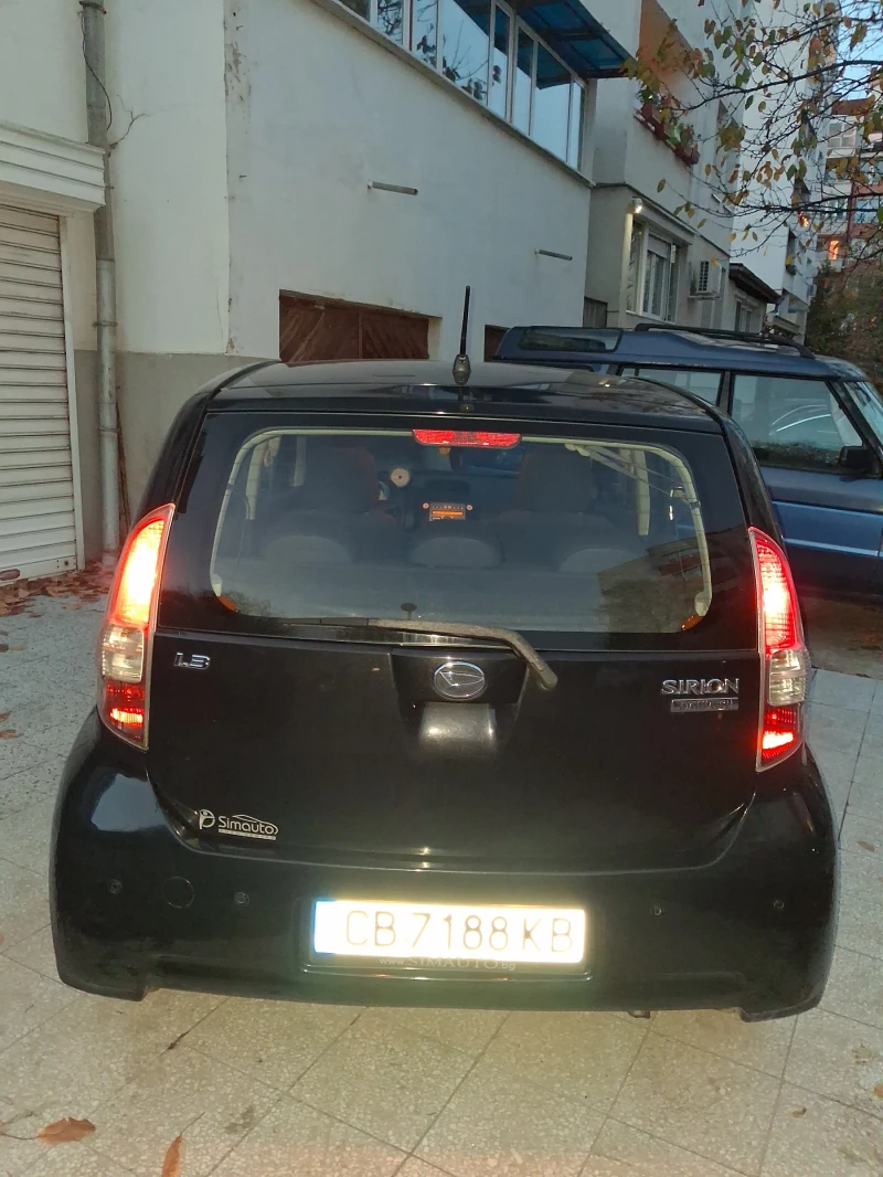 Daihatsu Sirion 1.3i 16V, снимка 4 - Автомобили и джипове - 53053004