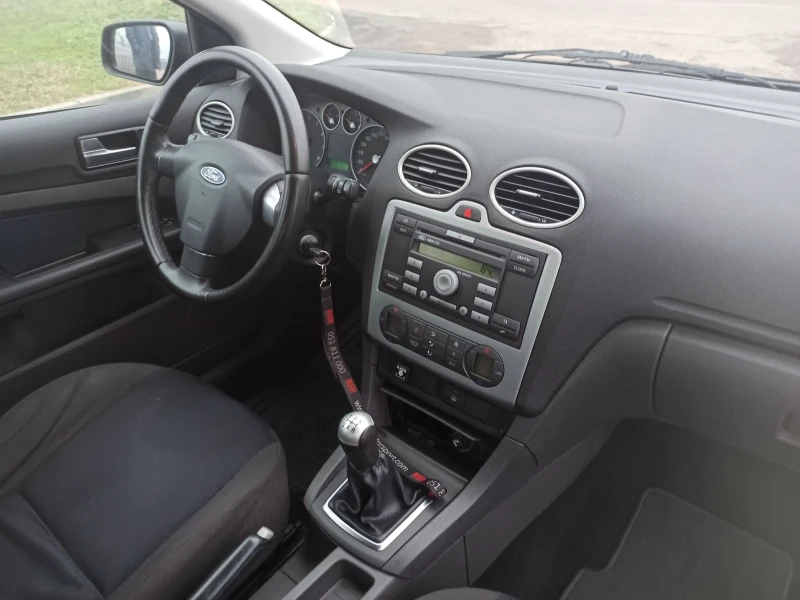Ford Focus 1.6, снимка 13 - Автомобили и джипове - 53118290
