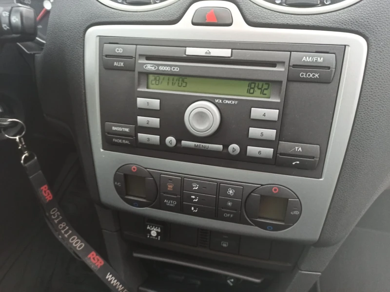 Ford Focus 1.6, снимка 14 - Автомобили и джипове - 53118290