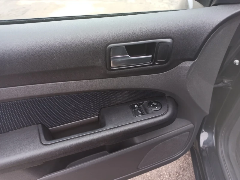 Ford Focus 1.6, снимка 9 - Автомобили и джипове - 53118290