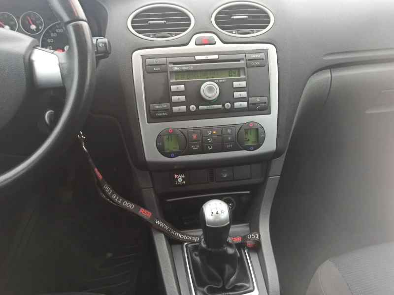Ford Focus 1.6, снимка 8 - Автомобили и джипове - 53118290