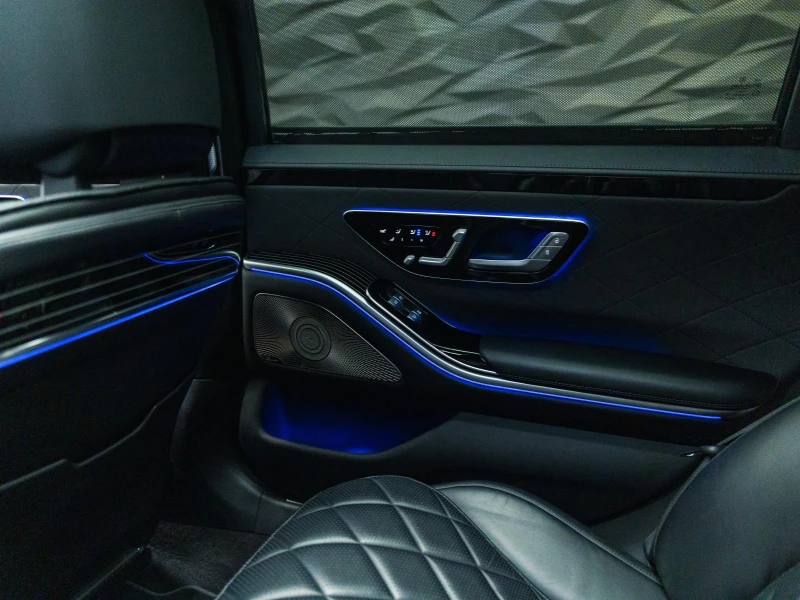 Mercedes-Benz S 580 4MATIC* PANO* HUD* Масаж* Burm* Long* Обдухв* DIGI, снимка 16 - Автомобили и джипове - 53131588