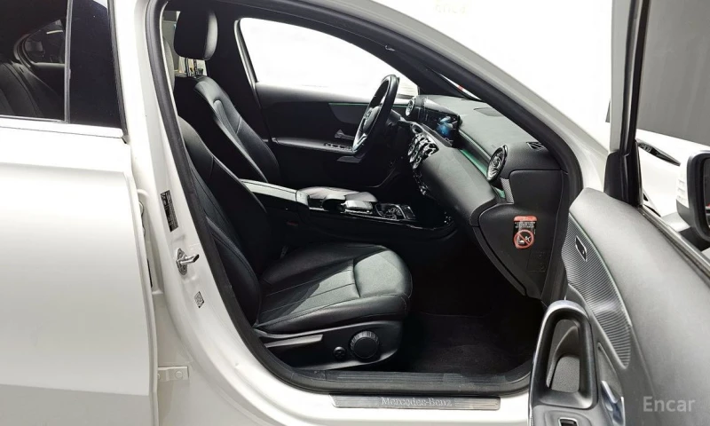 Mercedes-Benz A 200, снимка 11 - Автомобили и джипове - 53288019