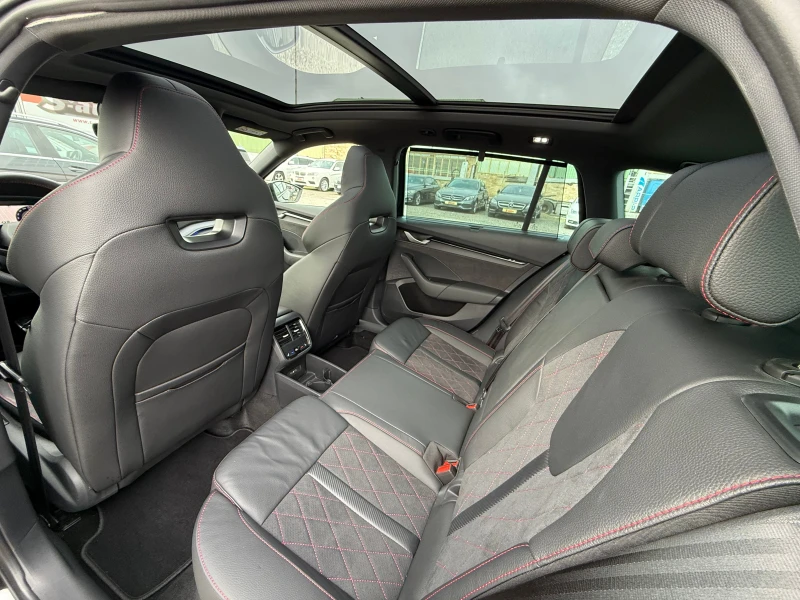 Skoda Octavia 2.0TSI RS* 913km* 5 ГОД. ГАРАНЦИЯ* FULL* ШВЕЙЦАРИЯ, снимка 9 - Автомобили и джипове - 53505717