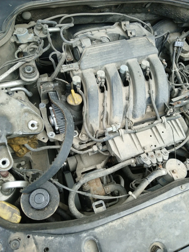 Renault Laguna 2.0i, снимка 12 - Автомобили и джипове - 53568868