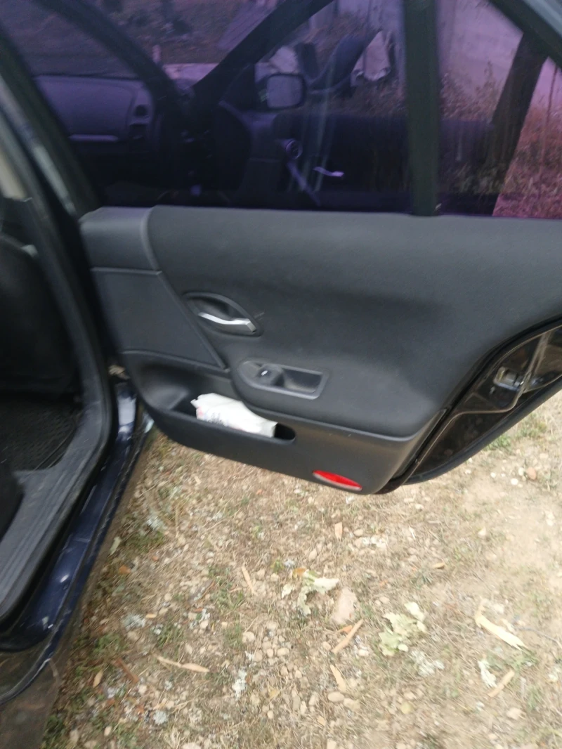 Renault Laguna 2.0i, снимка 7 - Автомобили и джипове - 53568868