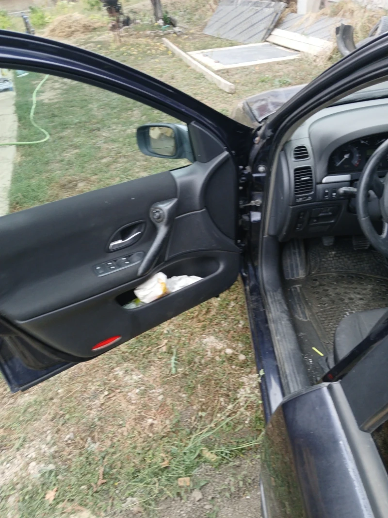 Renault Laguna 2.0i, снимка 10 - Автомобили и джипове - 53568868