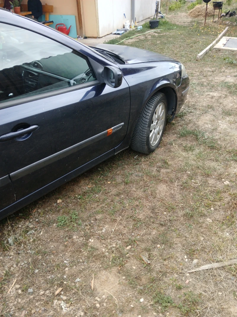 Renault Laguna 2.0i, снимка 8 - Автомобили и джипове - 53568868
