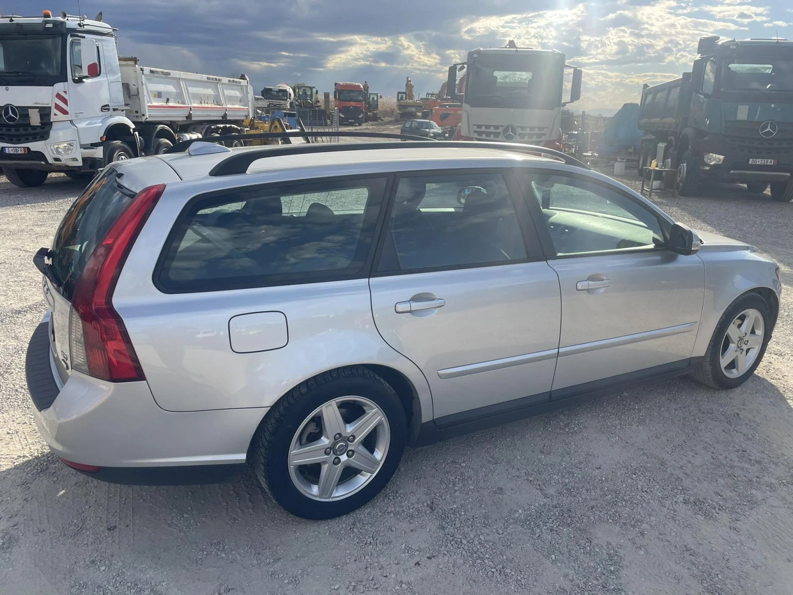 Volvo V50 1.6D - изображение 2