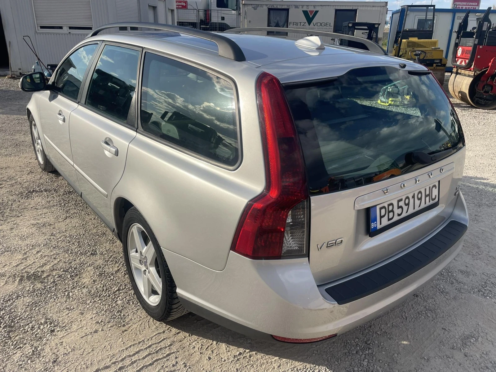 Volvo V50 1.6D - изображение 9