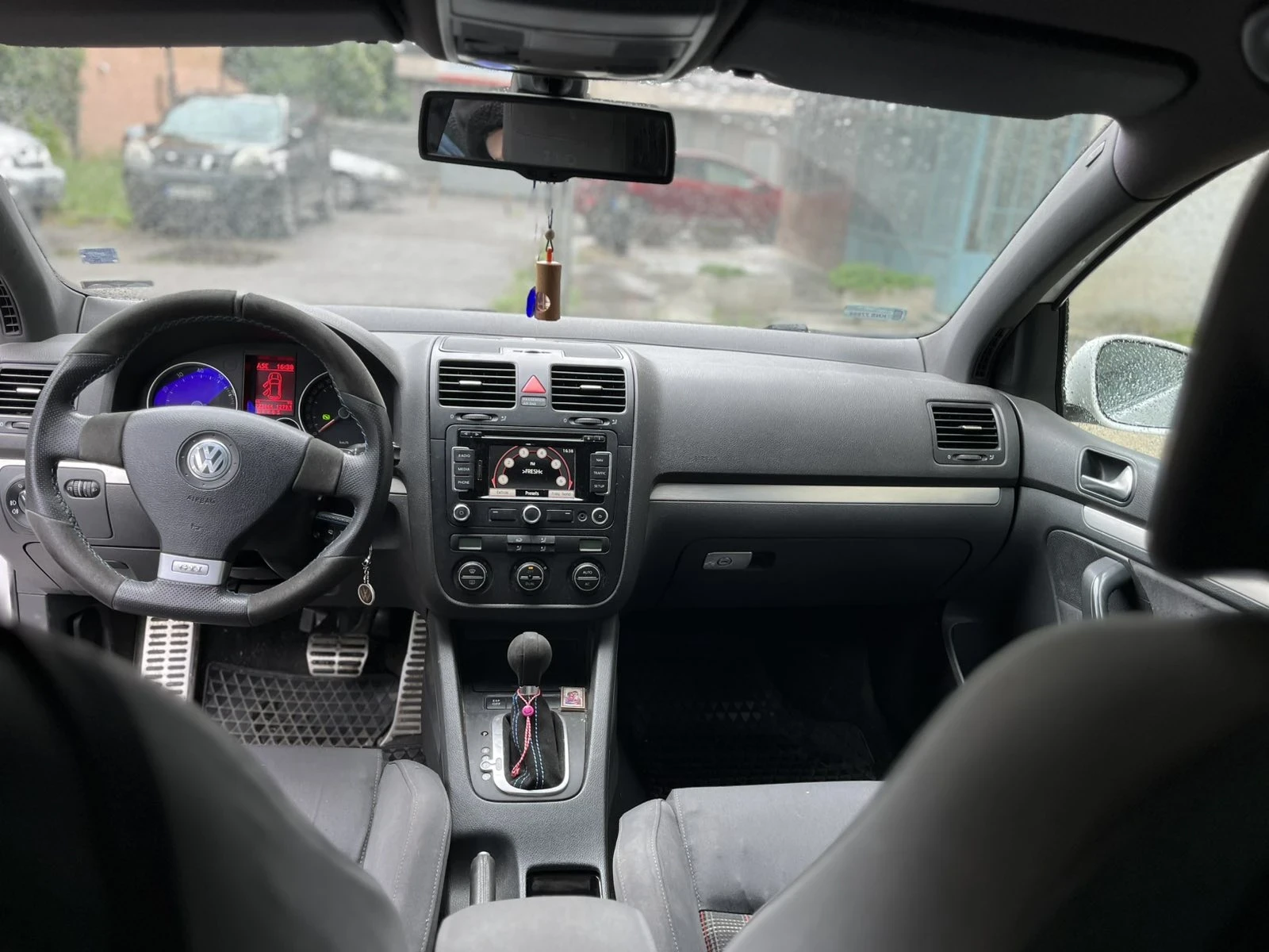 VW Golf 2.0 TFSI GTI - изображение 9