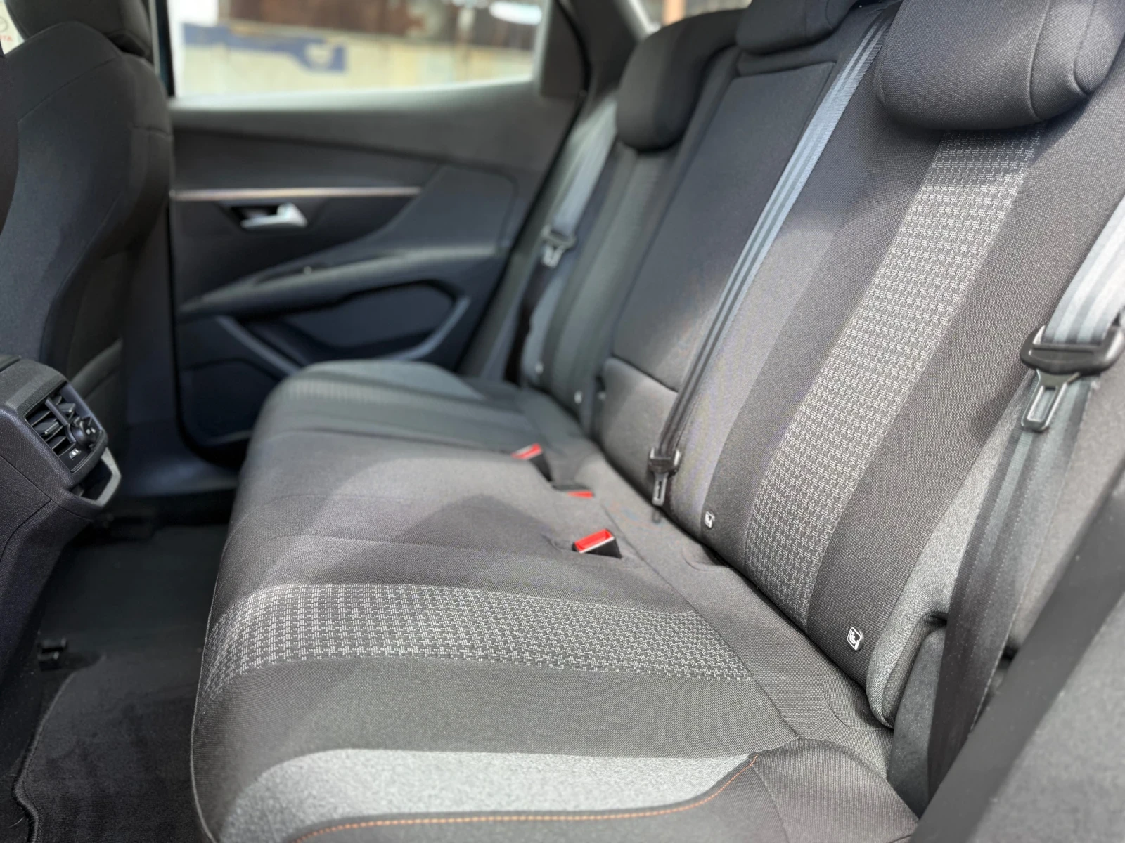 Peugeot 3008 1.5 BlueHDI 130ps. Active СОБСТВЕН ЛИЗИНГ / БАРТЕР - изображение 10