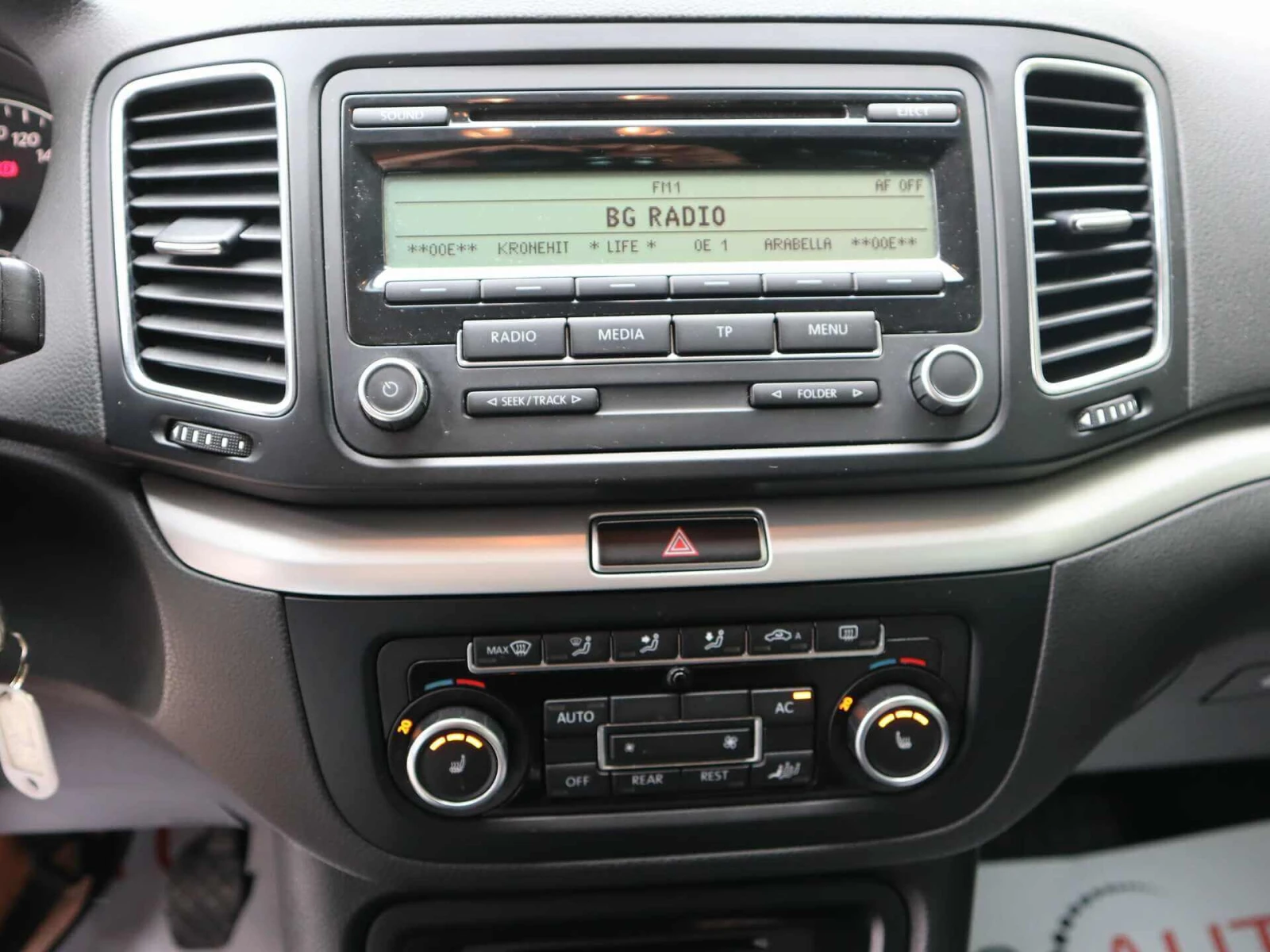 VW Sharan 2.0TDI/Подгрев/Isofix/Климатроник/PDC - изображение 10