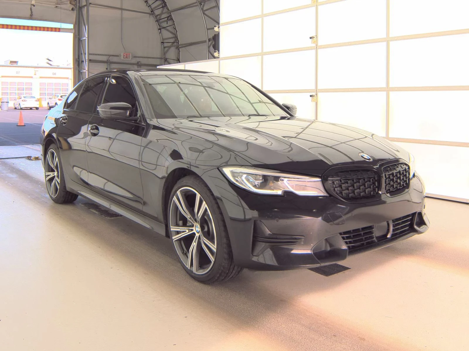 BMW 330 DISTRONIC, HEAD UP, AMBIENT, H/K, LANEASSIST, REM. | Mobile.bg   1