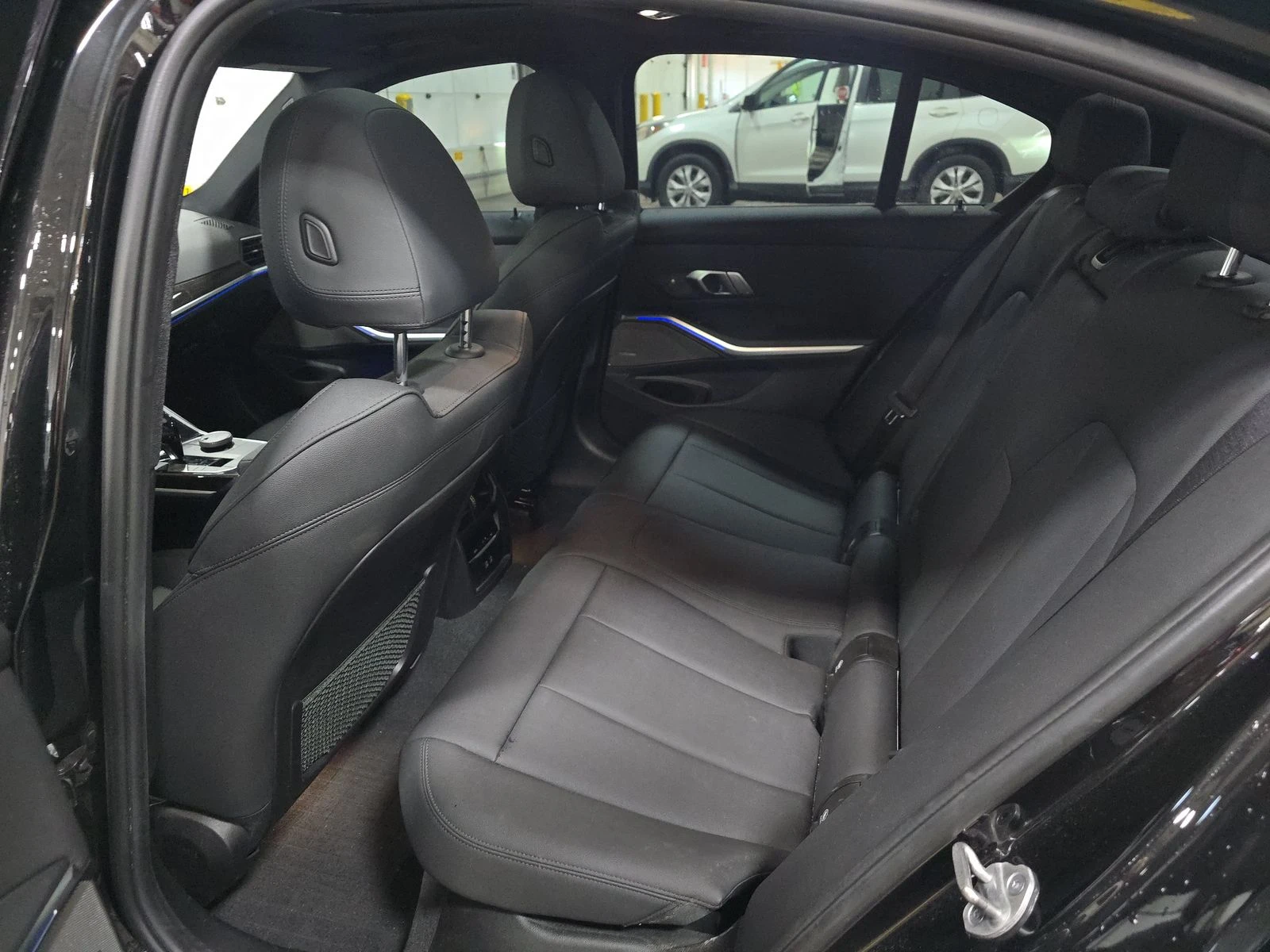 BMW 330 DISTRONIC, HEAD UP, AMBIENT, H/K, LANEASSIST, REM. | Mobile.bg   12