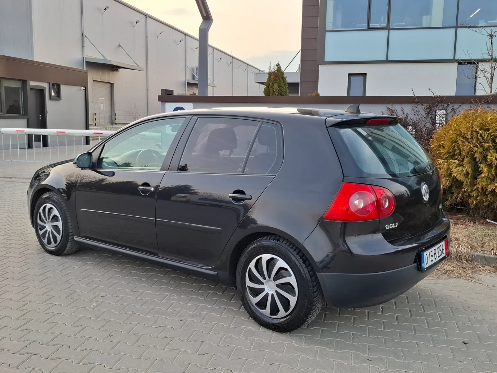 VW Golf 1.9TDI* (105кс)* КЛИМАТРОНИК* НОВ ВНОС*  - изображение 7