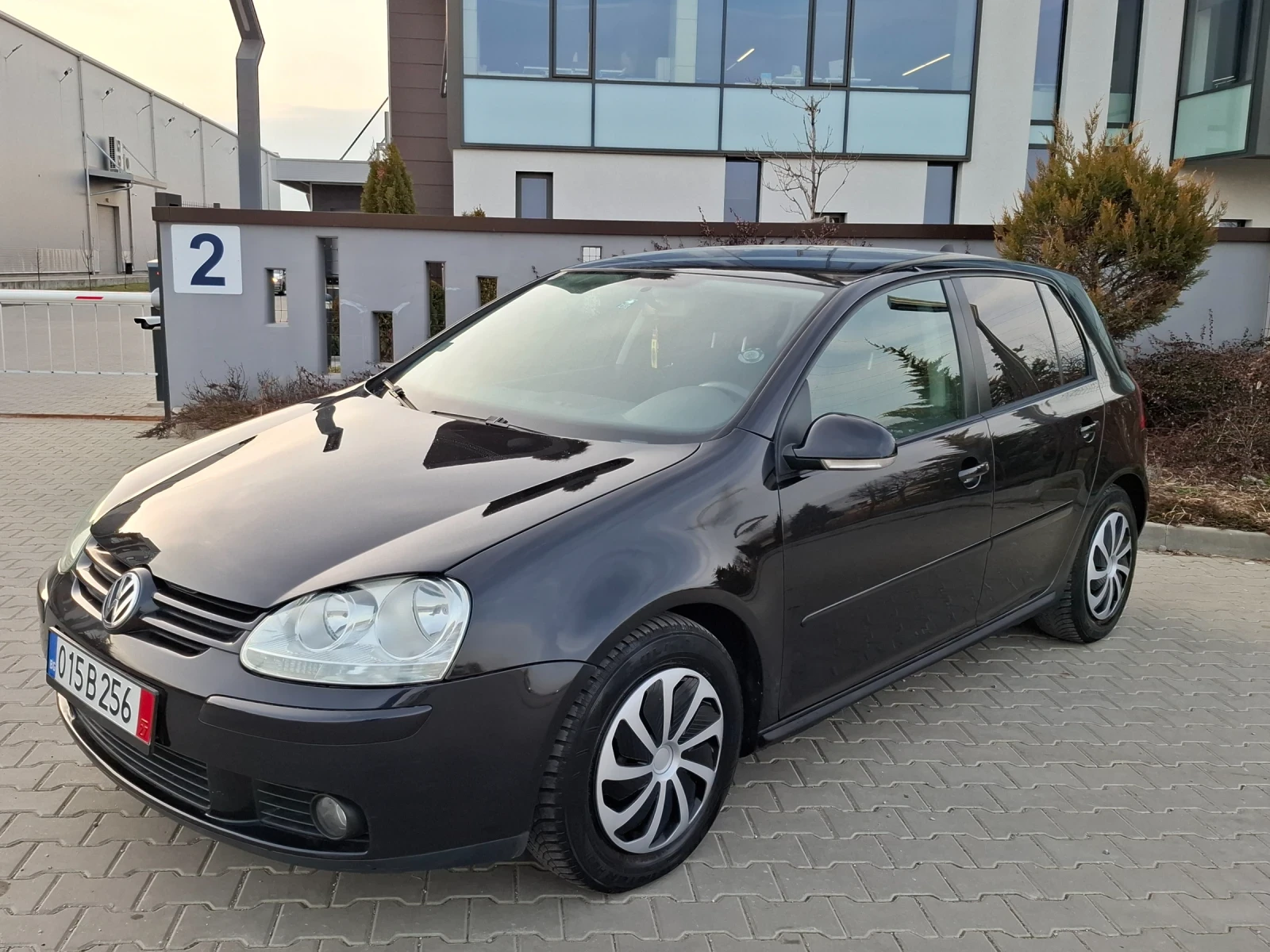 VW Golf 1.9TDI* (105кс)* КЛИМАТРОНИК* НОВ ВНОС*  - изображение 4
