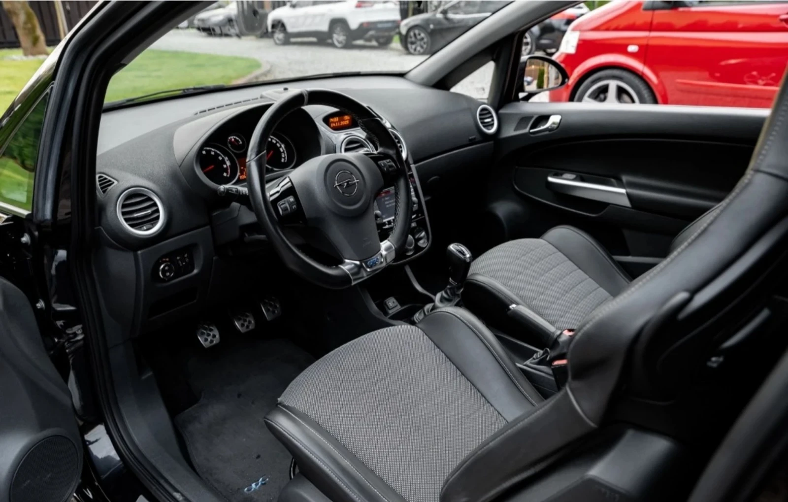 Opel Corsa * OPC * 1.6 TURBO 200ps * КОЖА * RECARO * FACELIFT, снимка 10 - Автомобили и джипове - 54175892