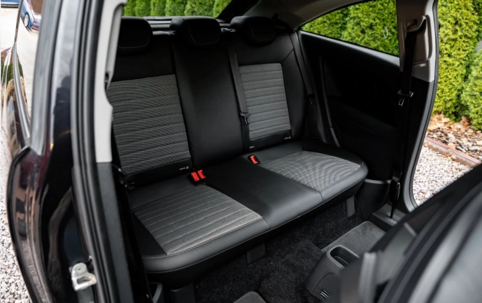 Opel Corsa * OPC * 1.6 TURBO 200ps * КОЖА * RECARO * FACELIFT, снимка 16 - Автомобили и джипове - 54175892