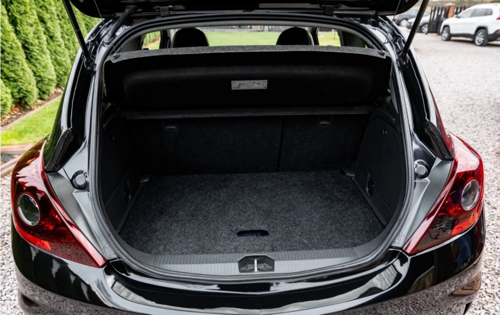 Opel Corsa * OPC * 1.6 TURBO 200ps * КОЖА * RECARO * FACELIFT, снимка 15 - Автомобили и джипове - 54175892