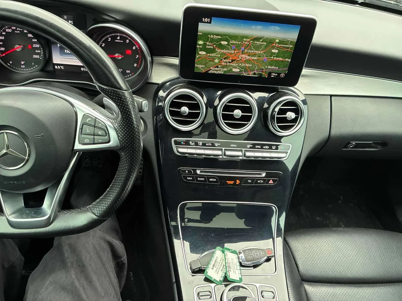 Mercedes-Benz C 300 2 КЛЮЧА * ПОДГРЕВИ* KEYLESS* 360* CARFAX, снимка 9 - Автомобили и джипове - 54197233