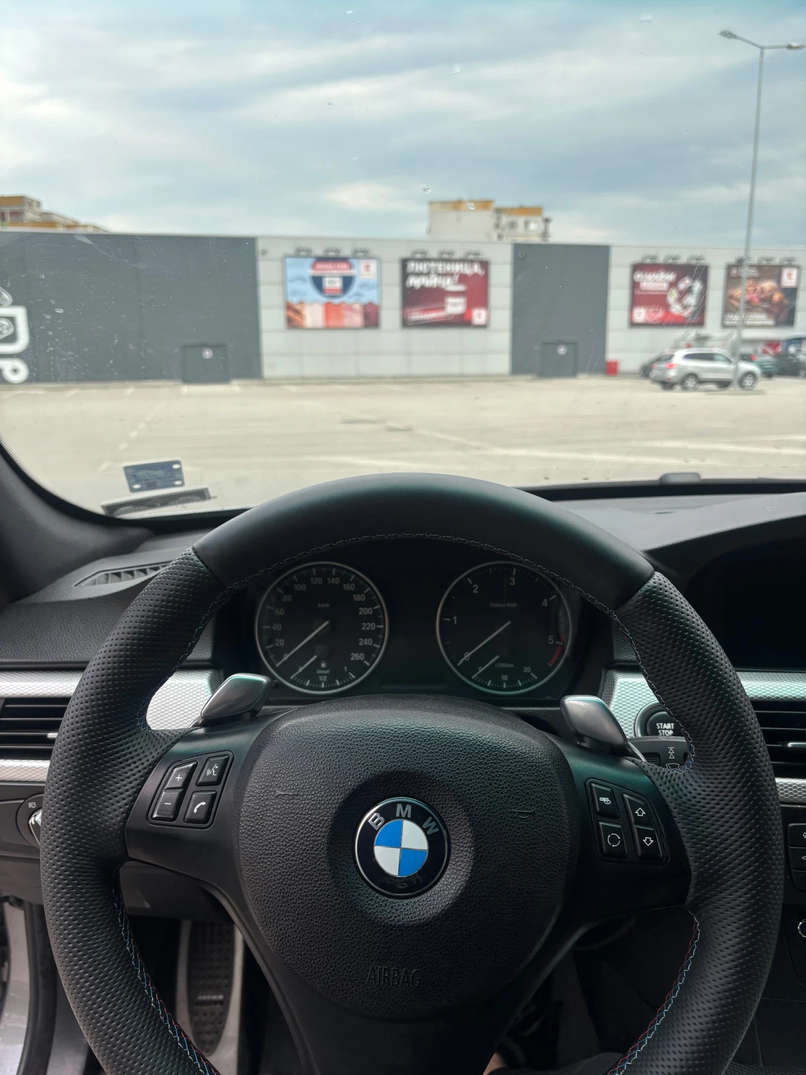 BMW 330 N57 facelift, снимка 6 - Автомобили и джипове - 54379116