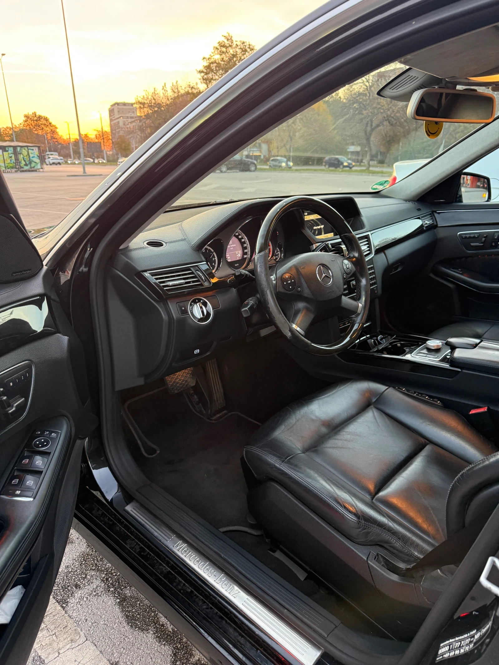 Mercedes-Benz E 350, снимка 15 - Автомобили и джипове - 54399837