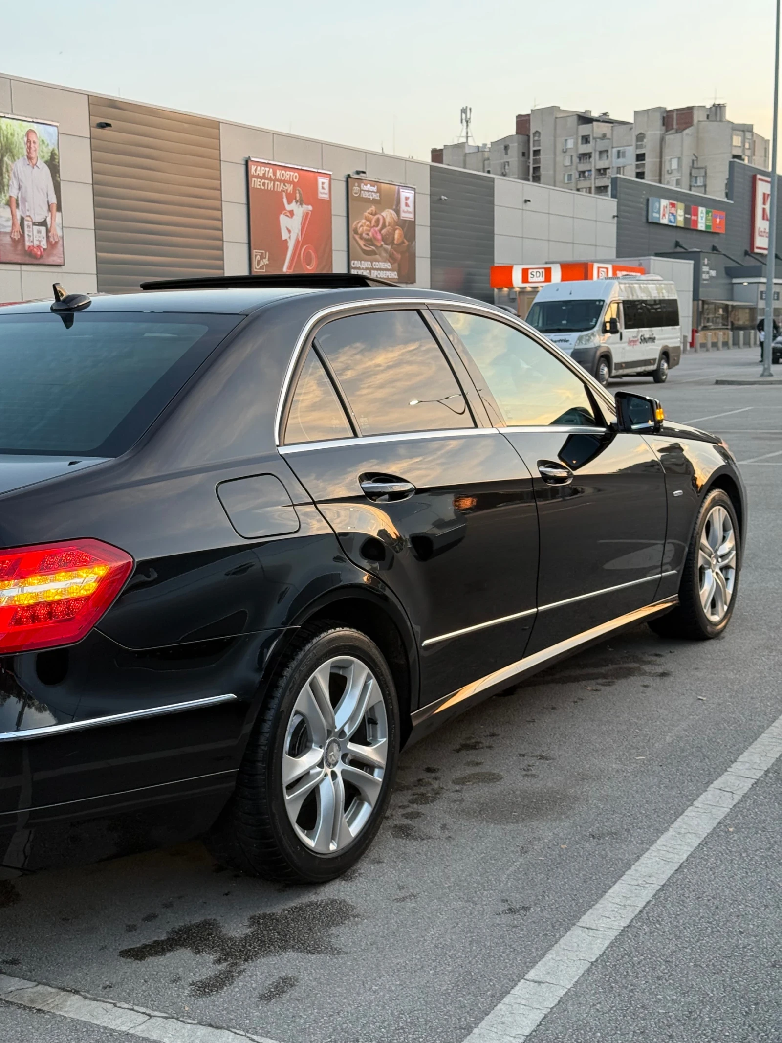 Mercedes-Benz E 350, снимка 2 - Автомобили и джипове - 54399837