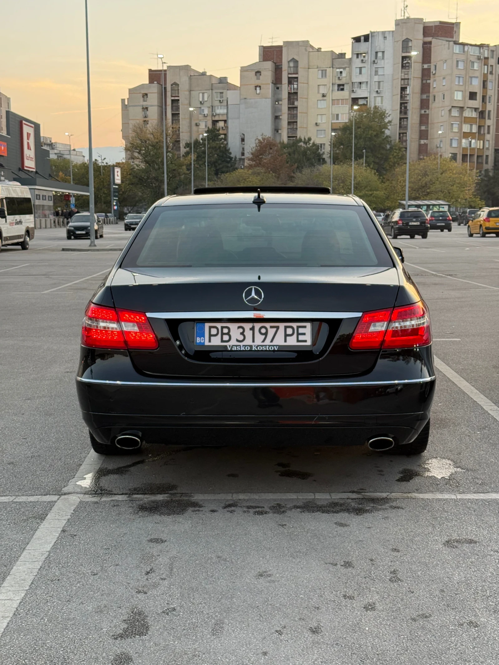 Mercedes-Benz E 350, снимка 4 - Автомобили и джипове - 54399837