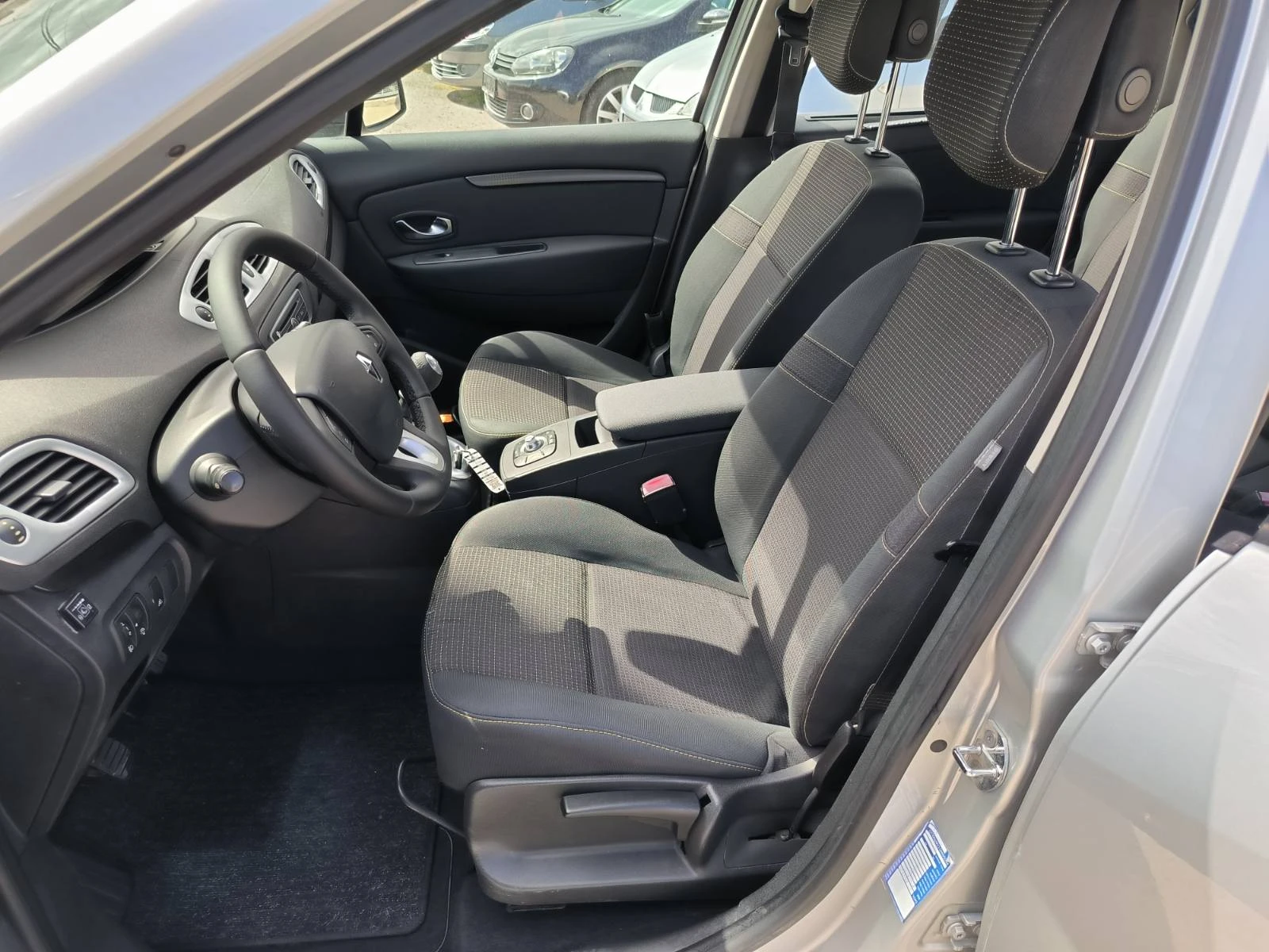 Renault Scenic 1.6i-Gpl-Navi-6sk, снимка 15 - Автомобили и джипове - 54704309