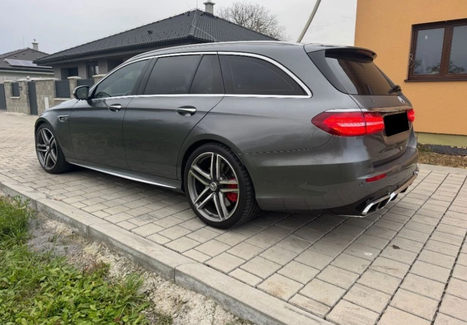 Mercedes-Benz E 63 AMG S 4Matic+ , снимка 2 - Автомобили и джипове - 54676930