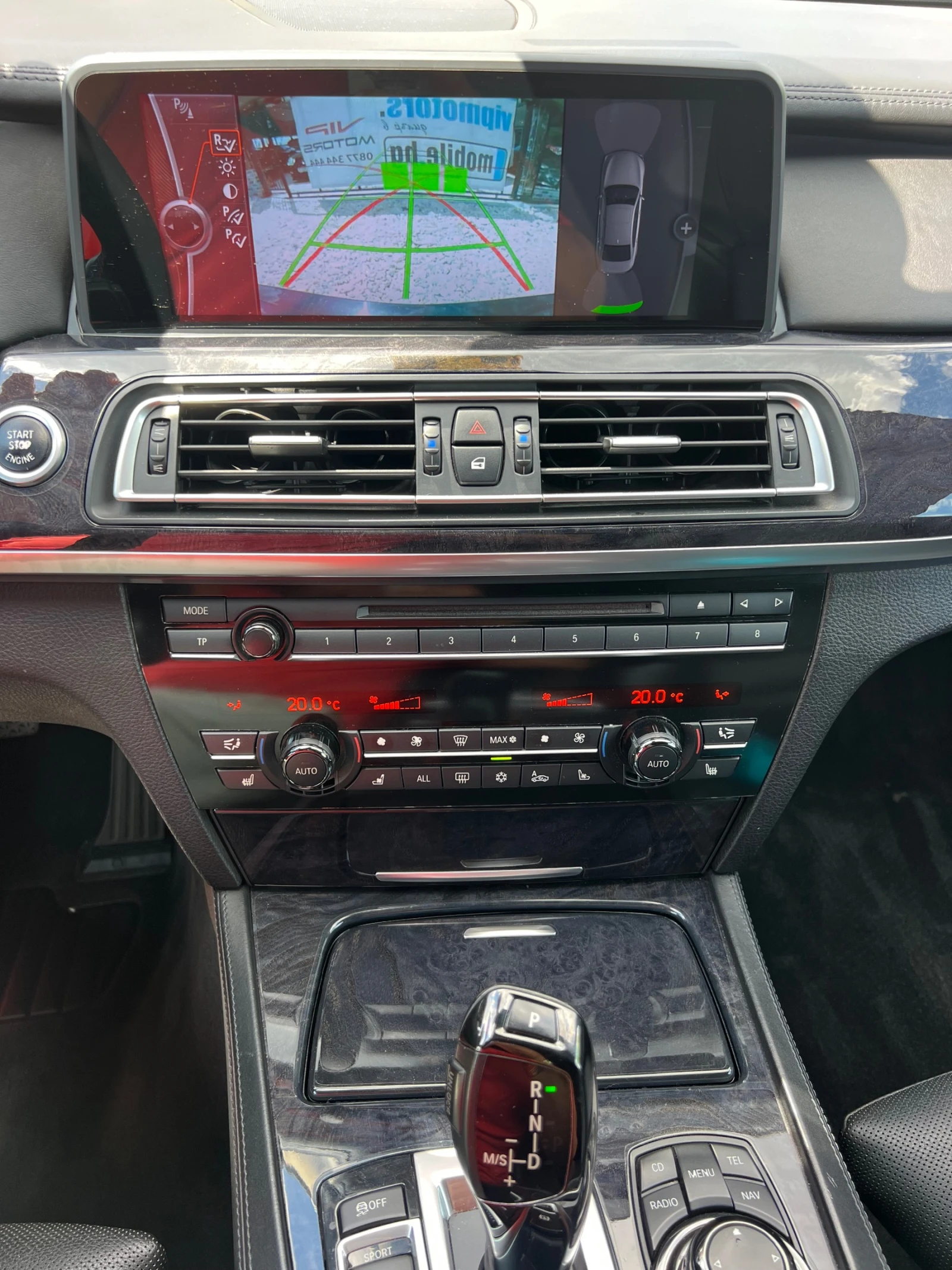 BMW 750 SCHNITZER-PAKET/LONG/VAKUM/HEAD-UP/3xTW/FULL/MAX, снимка 16 - Автомобили и джипове - 55052776